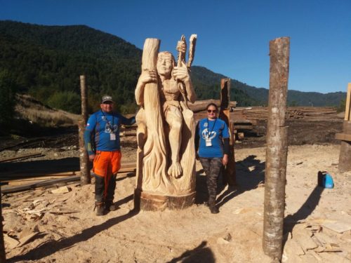 Escultura sobre la noción del tiempo en la cosmovisión mapuche gana destacado concurso de tallado en madera